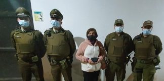 Mujer devuelve en Carabineros de San Felipe billetera con casi 300 mil pesos extraviada por vecina de Llay-Llay