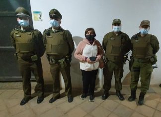 Mujer devuelve en Carabineros de San Felipe billetera con casi 300 mil pesos extraviada por vecina de Llay-Llay