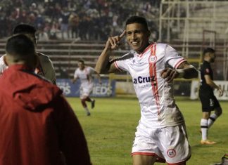 Unión San Felipe continúa invicto en el Municipal. Ganó a Santiago Morning por 2-0