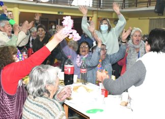 Los Andes hace bailar a sus adultos mayores