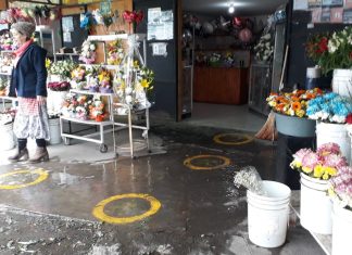 Vecinos de Almendral amanecen inundados por desborde de canal