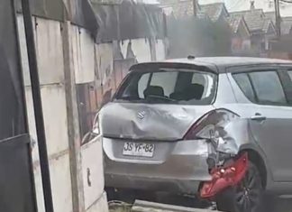 Irresponsable conductor huye tras destruir pandereta y grifo en Villa Juan Martínez de Rozas