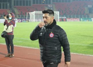 Unión San Felipe despide a su técnico para luchar por el ascenso.