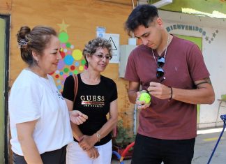 Tabilo conoce escuela donde estudió su padre