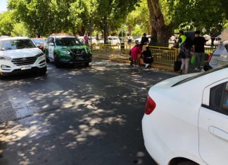 Radiopatrullas choca vehículo frente a Falabella