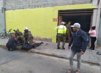 Millonaria incautación de plátanos y frutillas termina con 5 detenidos y un carabinero herido