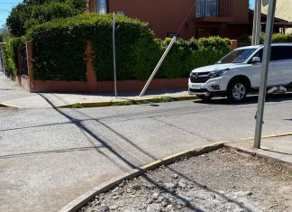 No descartan hacer las veredas de nuevo