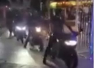 Inexplicable invasión de motos en la Plaza de San Felipe