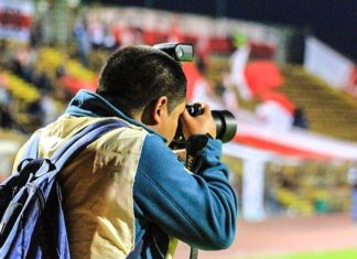 Sin medir consecuencias, fotógrafo recupera millonario equipamiento