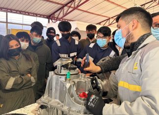 El Mixto moderniza carrera de mecánica automotriz