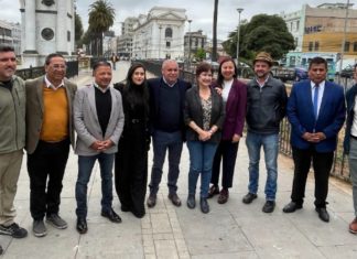 Mundaca recibe apoyo de alcaldes para segunda vuelta